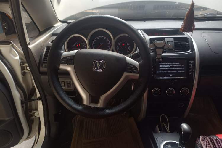 Used CHANGAN CX20 2014 1.4L IMT Sunroof Navigation Version China IV Standard Steering Wheel