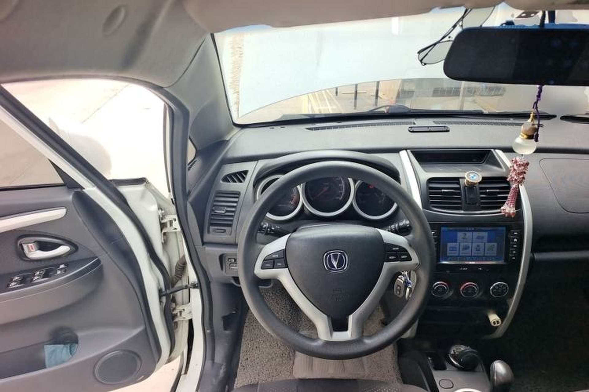 Used CHANGAN CX20 2014 1.4L IMT Sunroof Navigation Version China IV Standard Steering Wheel