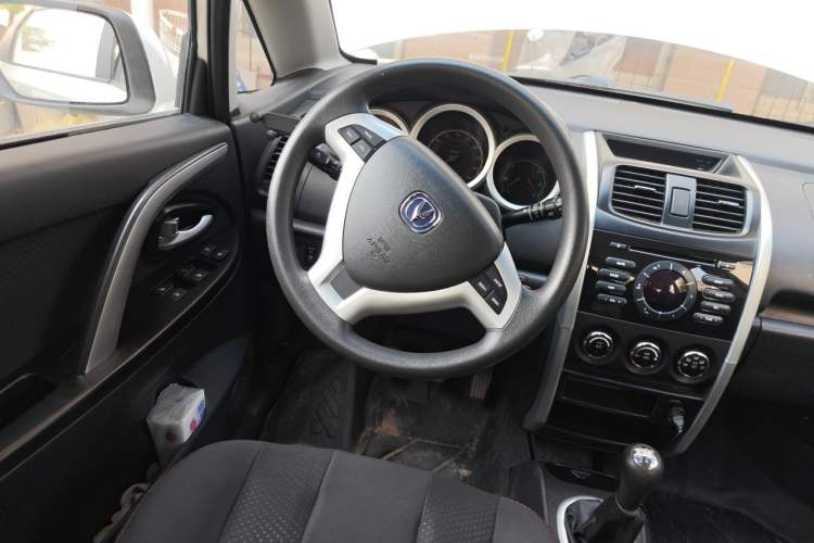 Used CHANGAN CX20 2014 1.4L Manual Sport Edition China V Standard Steering Wheel