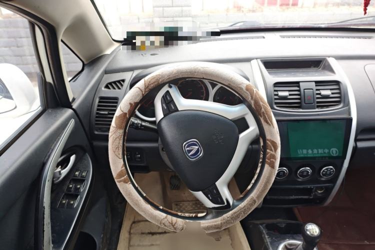 Used CHANGAN CX20 2014 1.4L Manual Sunroof Navigation Version – China IV Standard Steering Wheel