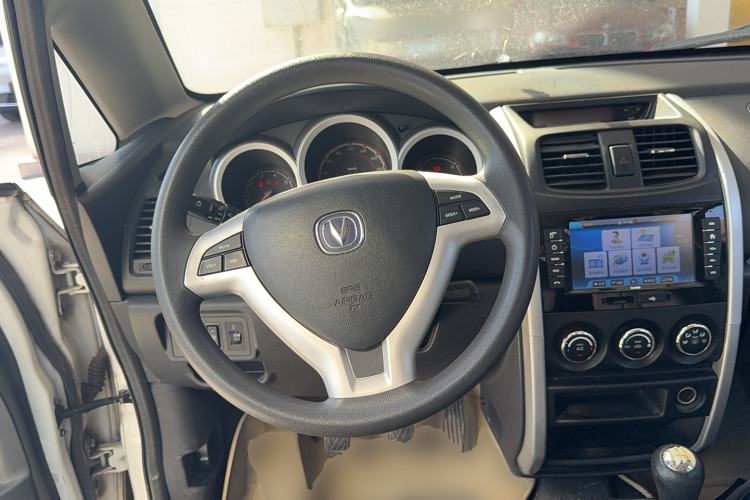 Used CHANGAN CX20 2014 1.4L Manual Sunroof Navigation Version – China IV Standard Steering Wheel