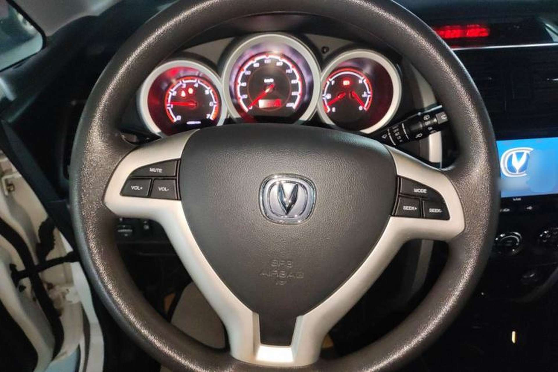 Used CHANGAN CX20 2014 1.4L IMT Sunroof Navigation Version China IV Standard Steering Wheel