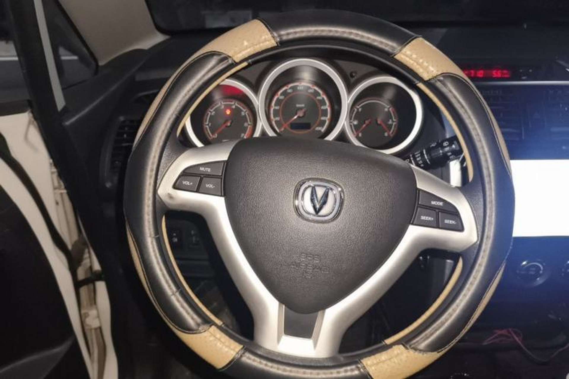Used CHANGAN CX20 2014 1.4L Manual Sport Version China IV Standard Steering Wheel