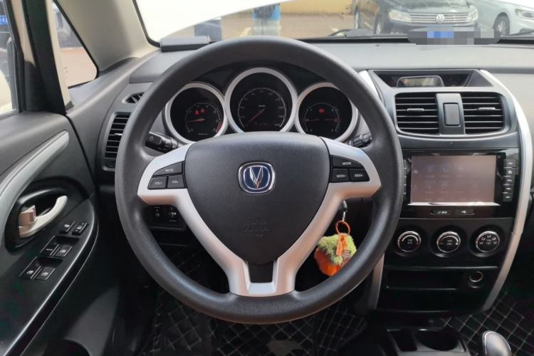 Used CHANGAN CX20 2014 1.4L IMT Sunroof Navigation Version China IV Standard Steering Wheel
