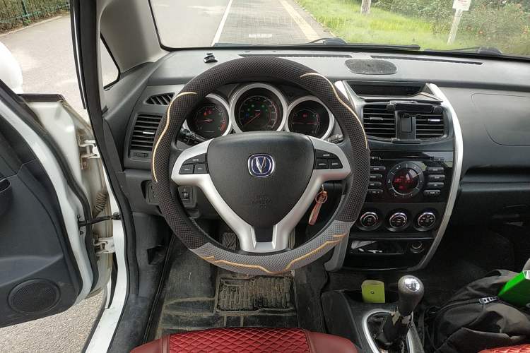 Used CHANGAN CX20 2014 1.4L Manual Sport Edition China V Standard Steering Wheel