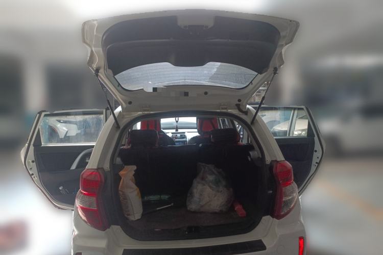 Used CHANGAN CX20 2014 1.4L IMT Sunroof Navigation Version China IV Standard Trunk