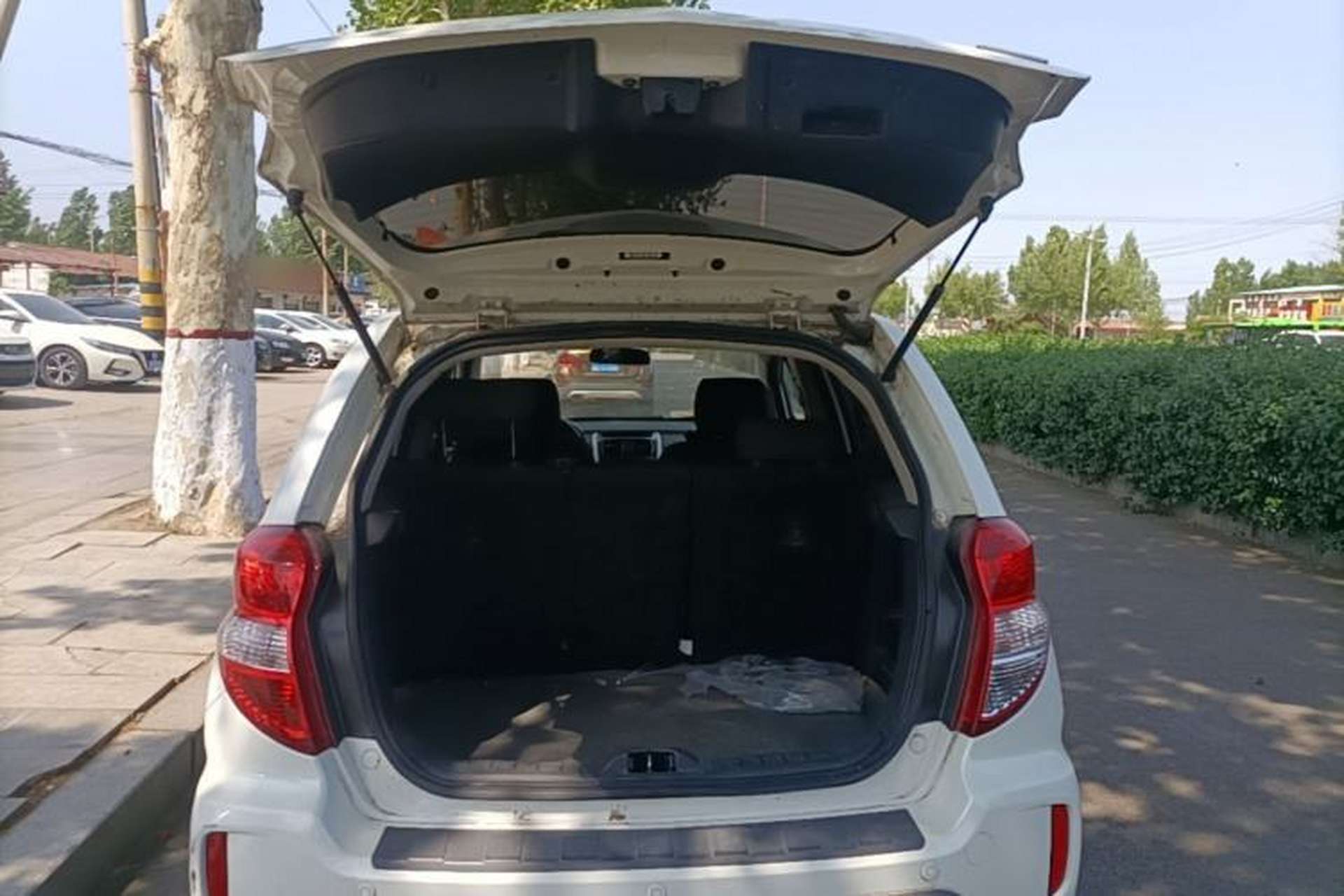 Used CHANGAN CX20 2014 1.4L Manual Sport Edition China V Standard Trunk