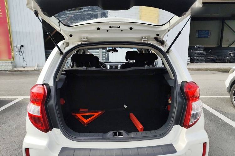 Used CHANGAN CX20 2014 1.4L Manual Sport Edition China V Standard Trunk