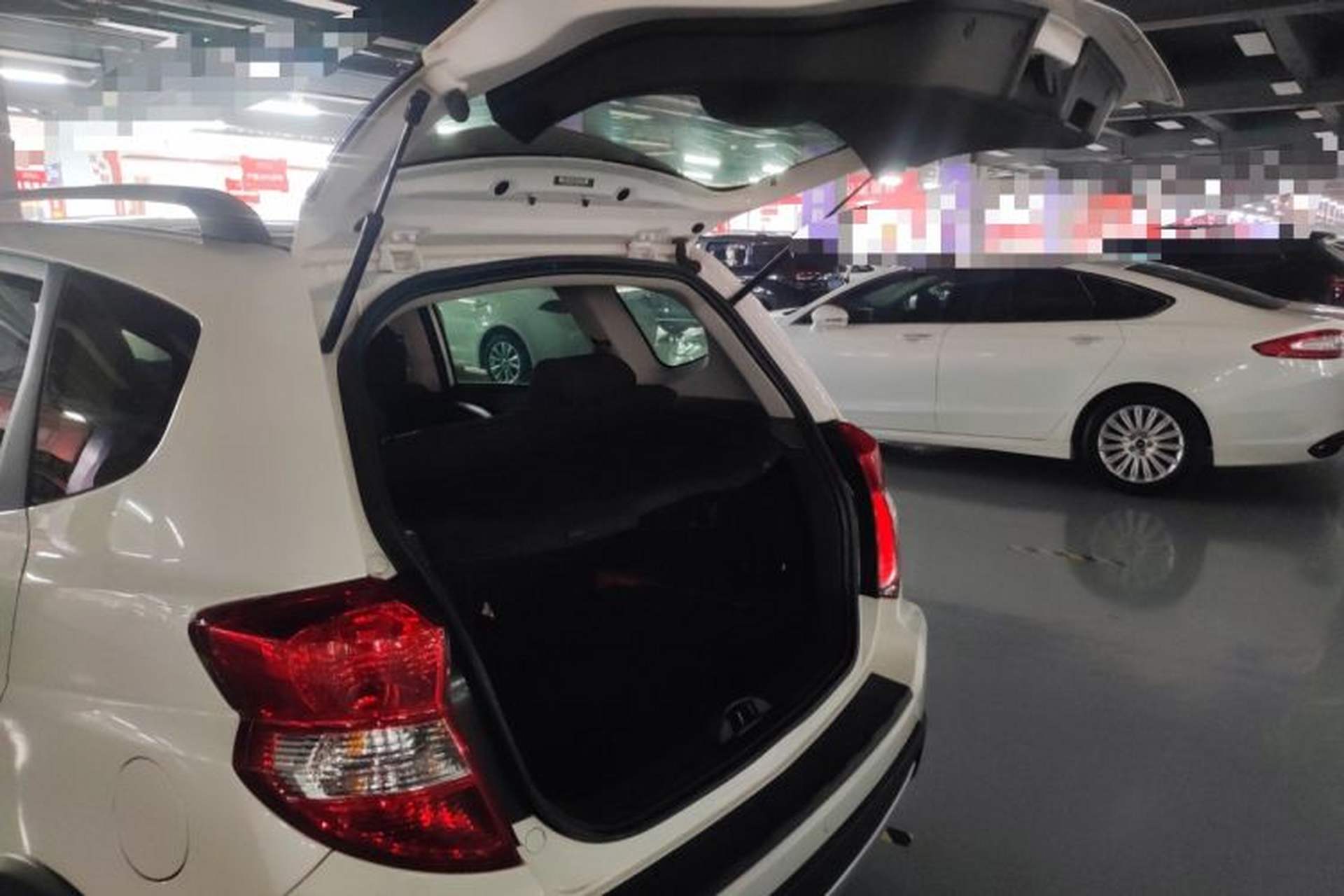 Used CHANGAN CX20 2014 1.4L IMT Sunroof Navigation Version China IV Standard Trunk