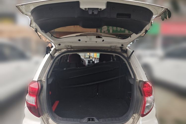 Used CHANGAN CX20 2014 1.4L Manual Sport Version China IV Standard Trunk