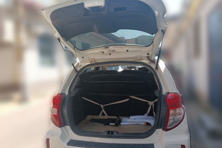Used CHANGAN CX20 2014 1.4L Manual Sport Version China IV Standard Trunk