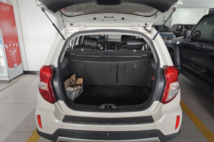 Used CHANGAN CX20 2014 1.4L Manual Sport Edition China V Standard Trunk