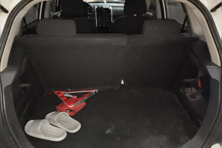 Used CHANGAN CX20 2014 1.4L IMT Sunroof Navigation Version China IV Standard Trunk