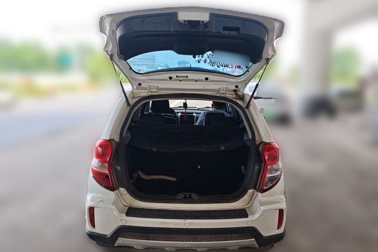 Used CHANGAN CX20 2014 1.4L Manual Sport Edition China V Standard Trunk