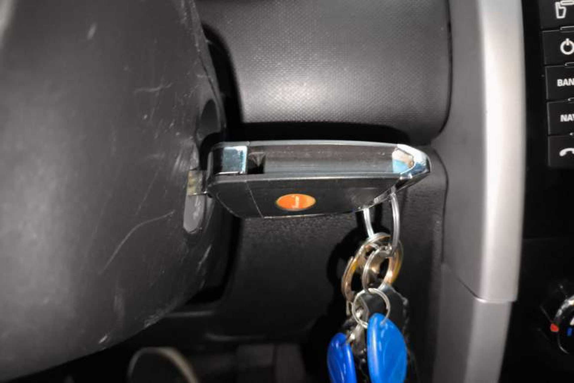 Used CHANGAN CX20 2014 1.4L IMT Sunroof Navigation Version China IV Standard Vehicle Key