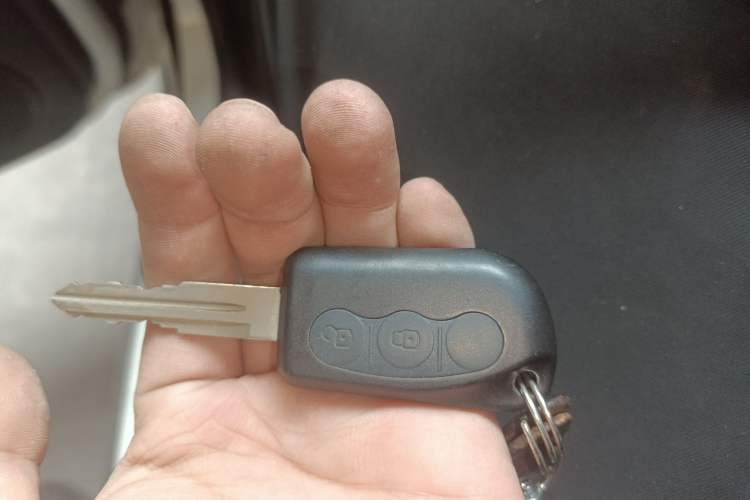 Used CHANGAN CX20 2014 1.4L IMT Sunroof Navigation Version China IV Standard Vehicle Key
