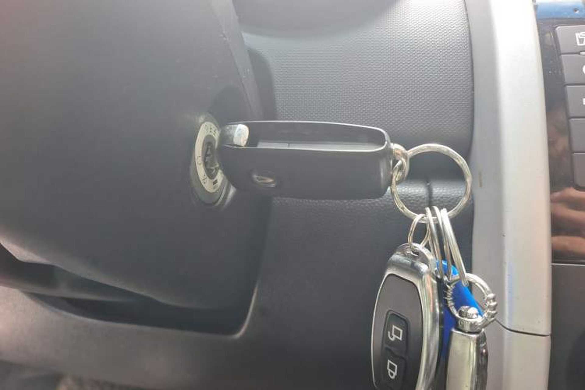 Used CHANGAN CX20 2014 1.4L IMT Sunroof Navigation Version China IV Standard Vehicle Key