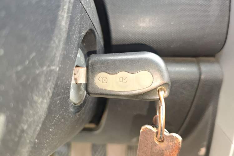Used CHANGAN CX20 2014 1.4L Manual Sunroof Navigation Version – China IV Standard Vehicle Key