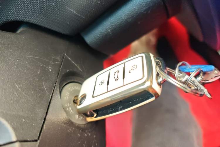 Used CHANGAN CX20 2014 1.4L IMT Sunroof Navigation Version China IV Standard Vehicle Key