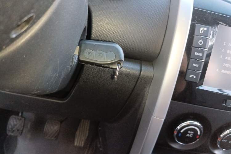 Used CHANGAN CX20 2014 1.4L Manual Sunroof Navigation Version China V Standard Vehicle Key