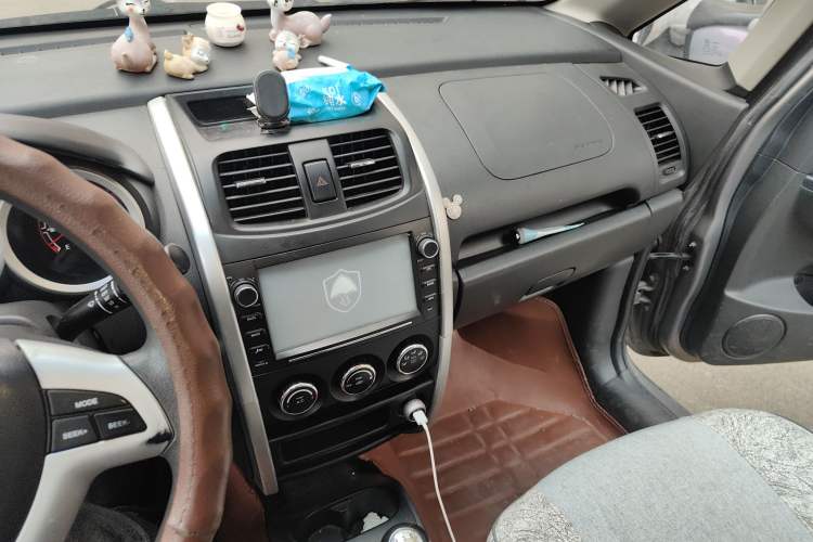 Used CHANGAN CX20 2014 1.4L Manual Sport Version China IV Standard Audio And AC Panel