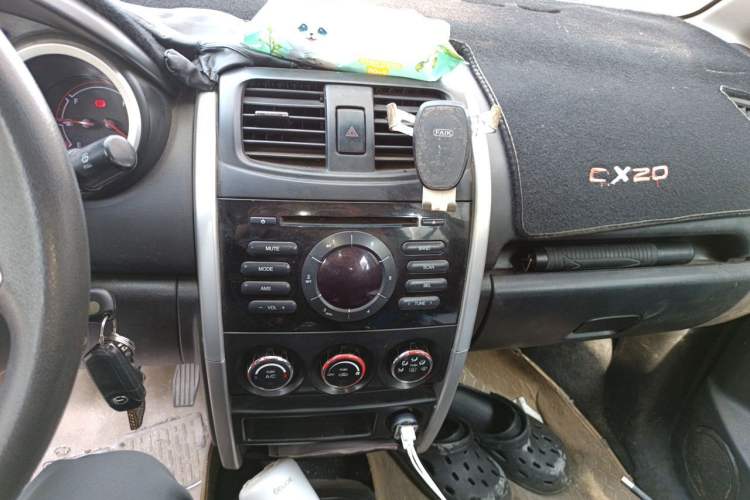 Used CHANGAN CX20 2014 1.4L Manual Sport Version China IV Standard Audio And AC Panel