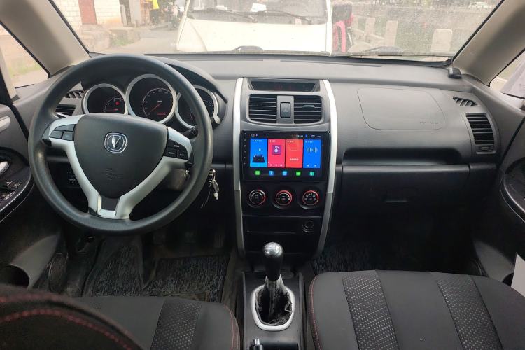 Used CHANGAN CX20 2014 1.4L Manual Sport Version China IV Standard Center Console
