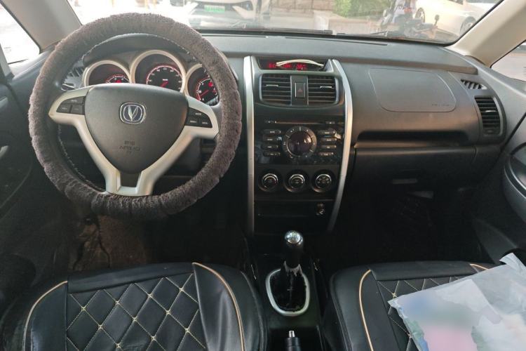 Used CHANGAN CX20 2014 1.4L Manual Sport Edition China V Standard Center Console