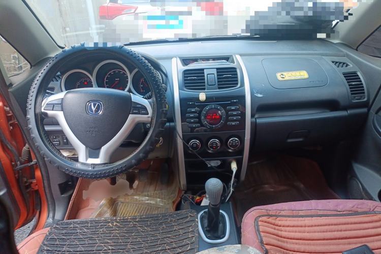 Used CHANGAN CX20 2014 1.4L Manual Sport Version China IV Standard Center Console