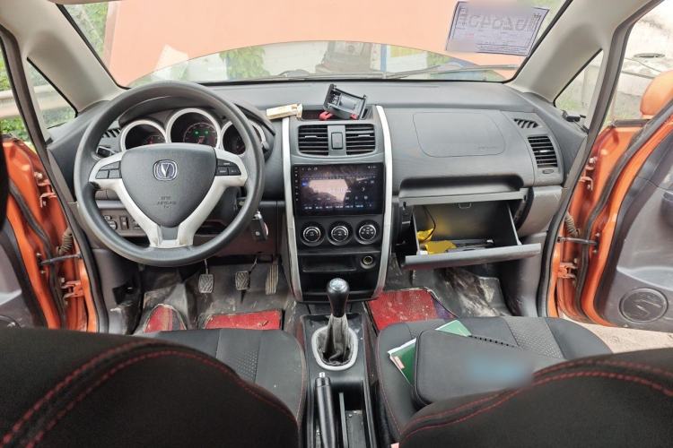 Used CHANGAN CX20 2014 1.4L Manual Sport Version China IV Standard Center Console
