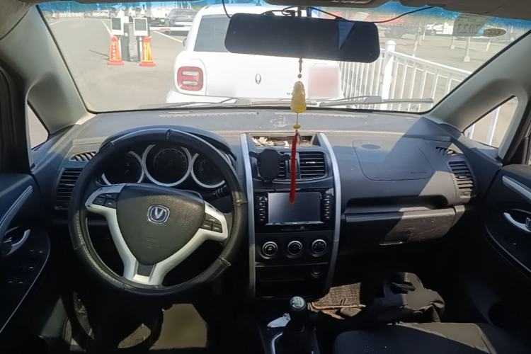 Used CHANGAN CX20 2014 1.4L Manual Sunroof Navigation Version – China IV Standard Center Console