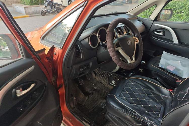 Used CHANGAN CX20 2014 1.4L Manual Sport Edition China V Standard Driver Seat