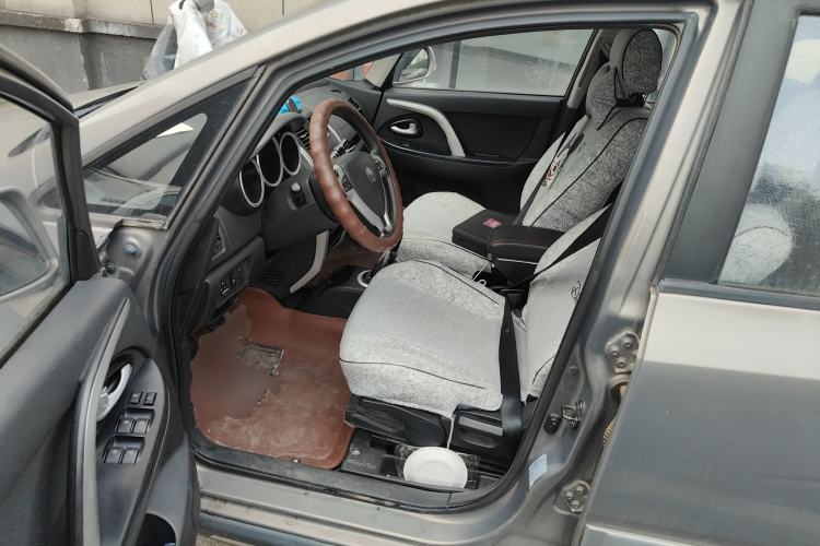 Used CHANGAN CX20 2014 1.4L Manual Sport Version China IV Standard Driver Seat