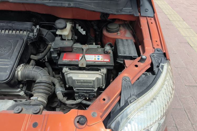 Used CHANGAN CX20 2014 1.4L IMT Sunroof Navigation Version China V Standard Engine Bay Left