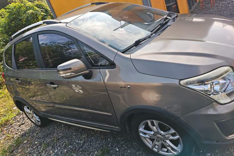 Used CHANGAN CX20 2014 1.4L Manual Sport Version China IV Standard Exterior 2