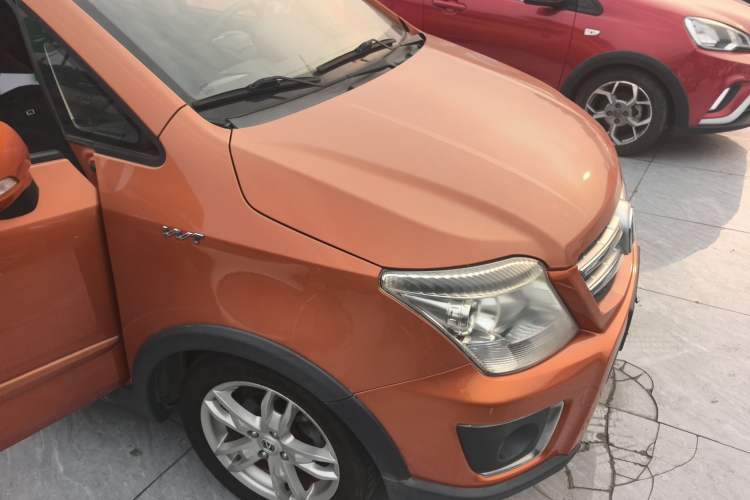 Used CHANGAN CX20 2014 1.4L Manual Sport Edition China V Standard Exterior 2