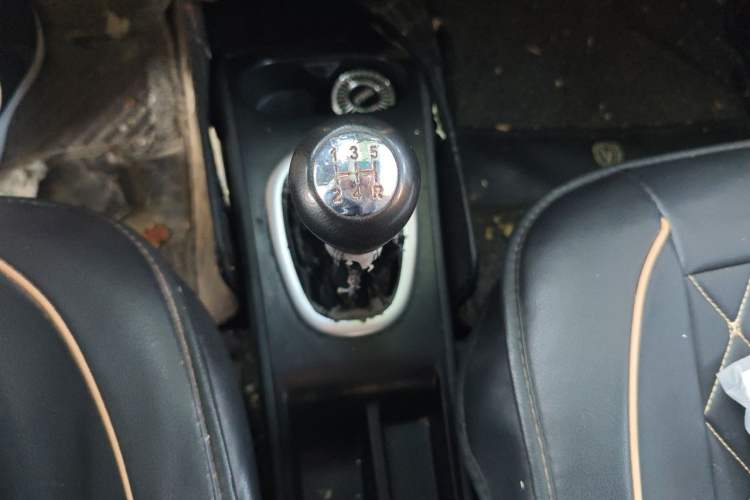 Used CHANGAN CX20 2014 1.4L Manual Sport Edition China V Standard Gear Lever