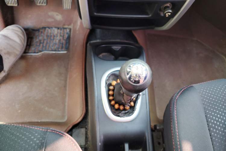 Used CHANGAN CX20 2014 1.4L Manual Sport Version China IV Standard Gear Lever