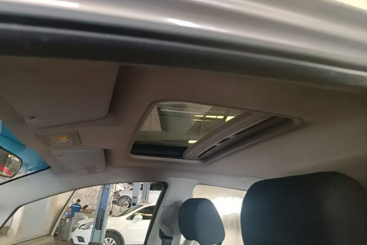 Used CHANGAN CX20 2014 1.4L Manual Sunroof Navigation Version – China IV Standard Headliner