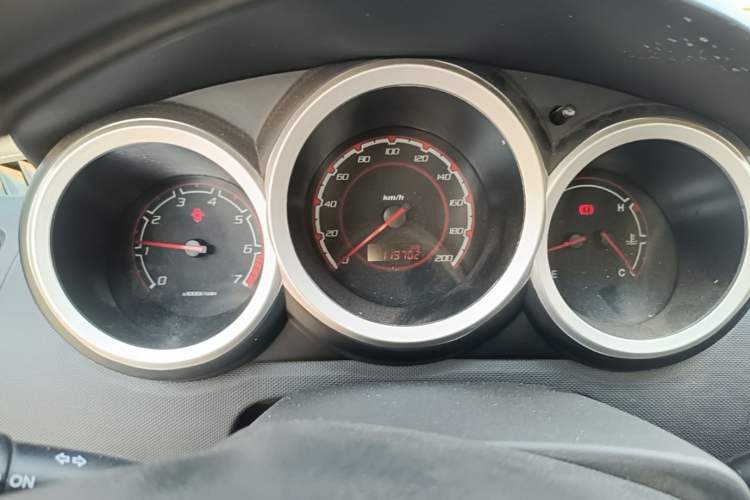Used CHANGAN CX20 2014 1.4L Manual Sunroof Navigation Version – China IV Standard Instrument Cluster