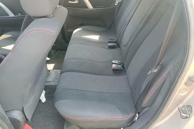 Used CHANGAN CX20 2014 1.4L Manual Sunroof Navigation Version – China IV Standard Left Rear Seat