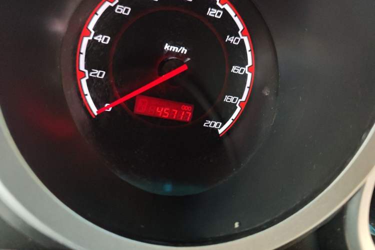 Used CHANGAN CX20 2014 1.4L Manual Sport Edition China V Standard Odometer Close Up