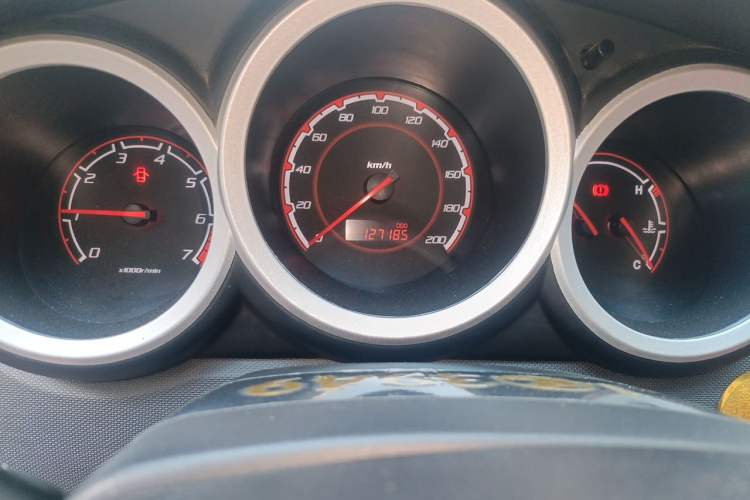 Used CHANGAN CX20 2014 1.4L Manual Sport Version China IV Standard Odometer Close Up