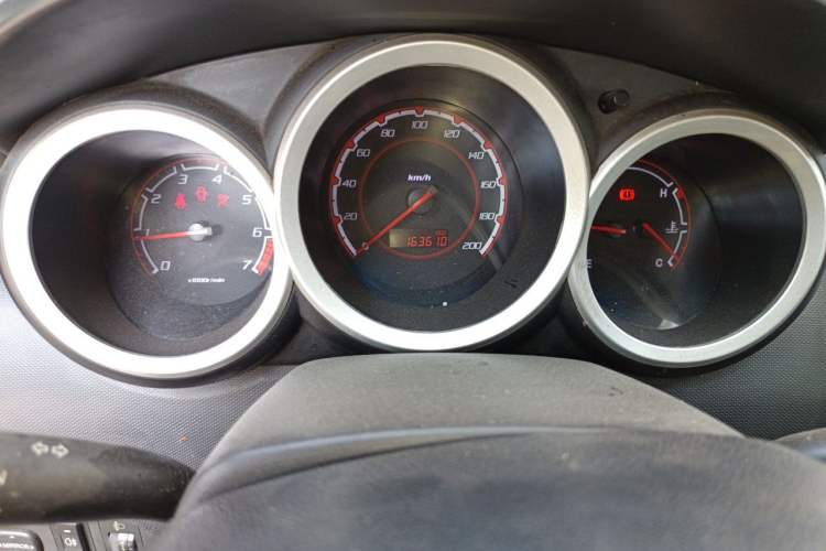 Used CHANGAN CX20 2014 1.4L Manual Sport Version China IV Standard Odometer Close Up
