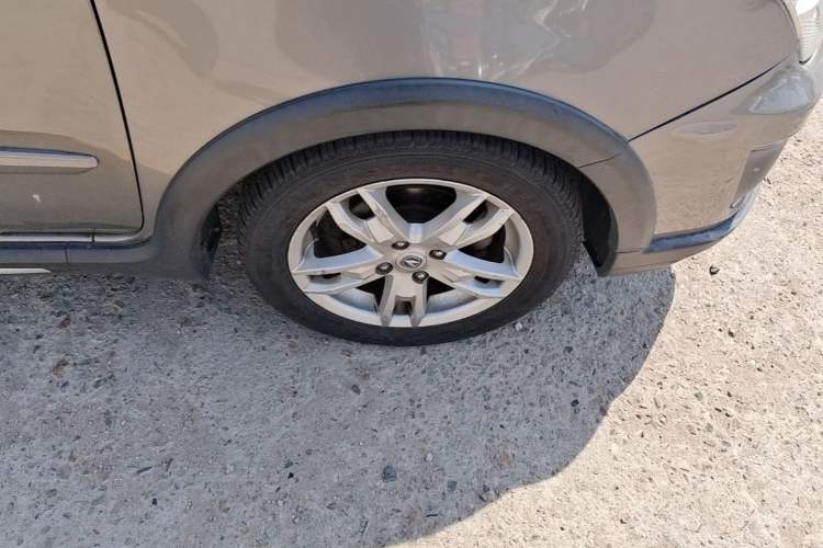 Used CHANGAN CX20 2014 1.4L IMT Sunroof Navigation Version China IV Standard Right Front Wheel Hub