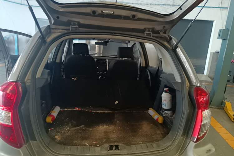 Used CHANGAN CX20 2014 1.4L Manual Sunroof Navigation Version – China IV Standard Trunk