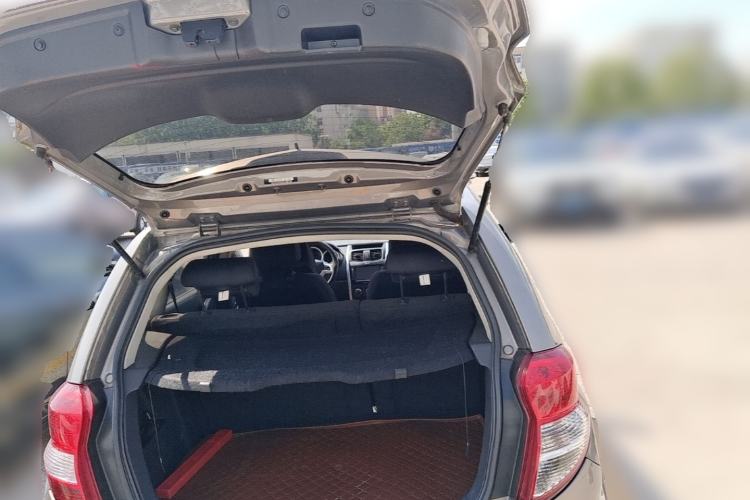 Used CHANGAN CX20 2014 1.4L IMT Sunroof Navigation Version China IV Standard Trunk