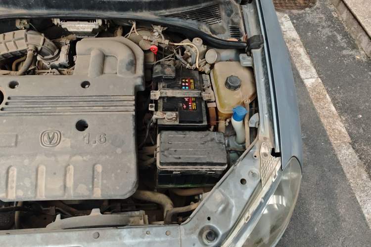 Used CHANGAN CX30 2011 Sedan 1.6L Manual Luxury Model Engine Bay Left