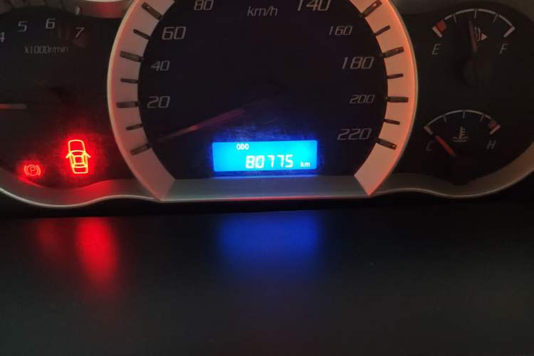 Used CHANGAN CX30 2011 Sedan 1.6L Manual Luxury Model Odometer Close Up