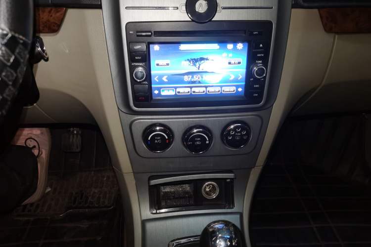 Used CHANGAN CX30 2012 Sedan 1.6L Manual Luxury Model Audio And AC Panel